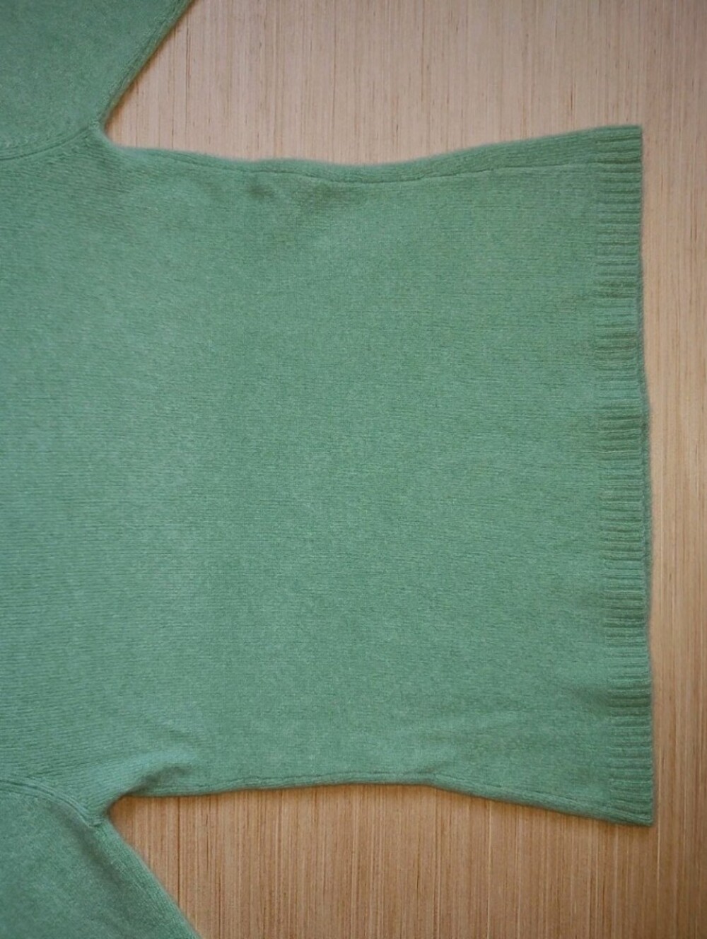 MAD M.A.D. 100% Cashmere Pullover Sweater Green Knit 3/4 Sleeve Mint Crew Neck M - Picture 15 of 16